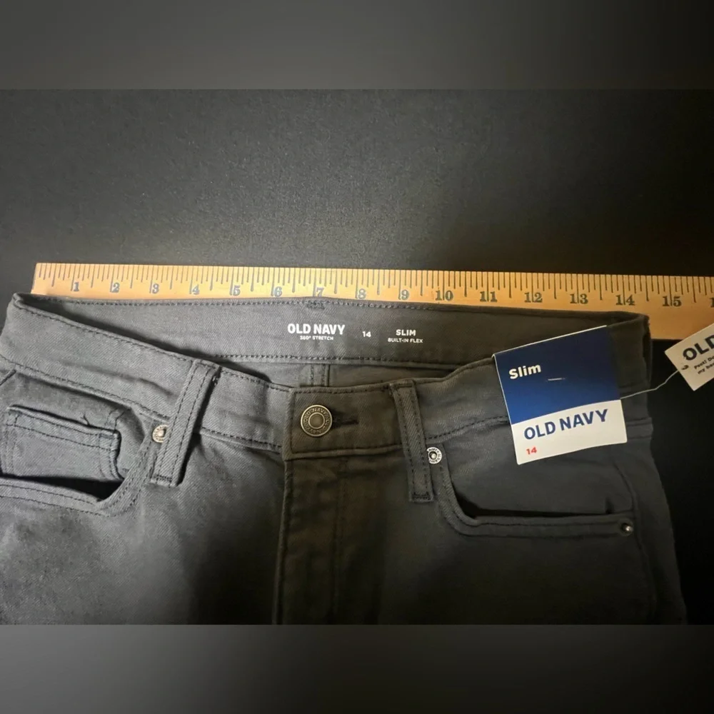 OLD NAVY BOYS CHARCOAL SIZE 14 SLIM BUILT-IN FLEX JEANS. NWT